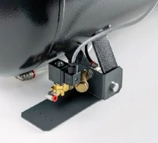 Elektronický odpouštěcí ventil kondenzátu se šroubením pod tlakovou nádobou