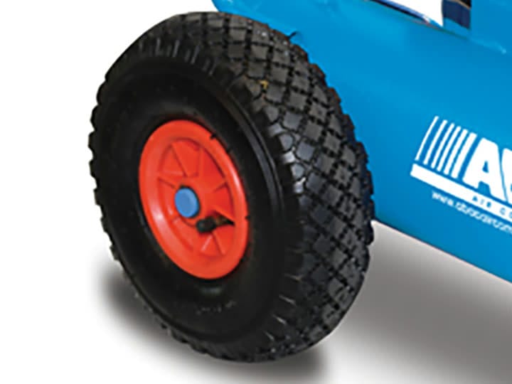Veľké koleso s PU plášťom — kompresor V30-2,2-2x11CM do terénu