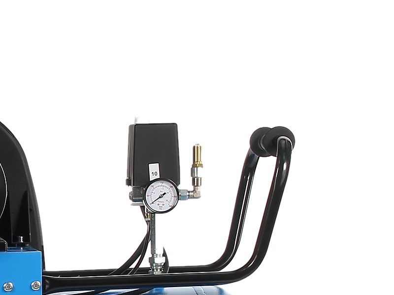 Pressure switch, gauge and air outlet next to the compressor handle