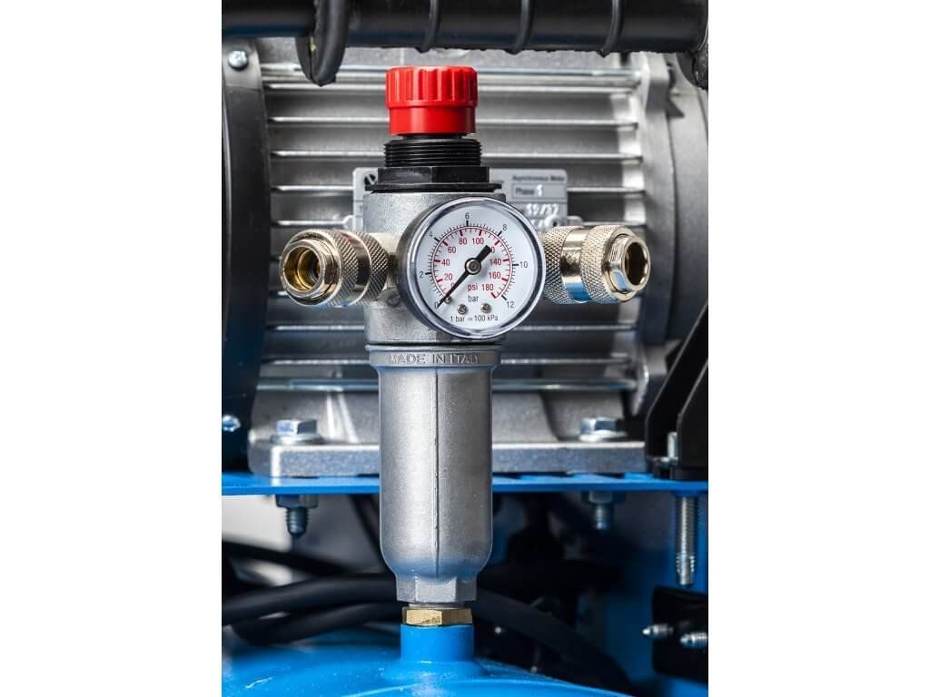 Filterdruckregler mit Manometer und zwei Schnellkupplungen DN 7,2 — Kompressor A29B0-2,2-50CT der Vorgängergeneration